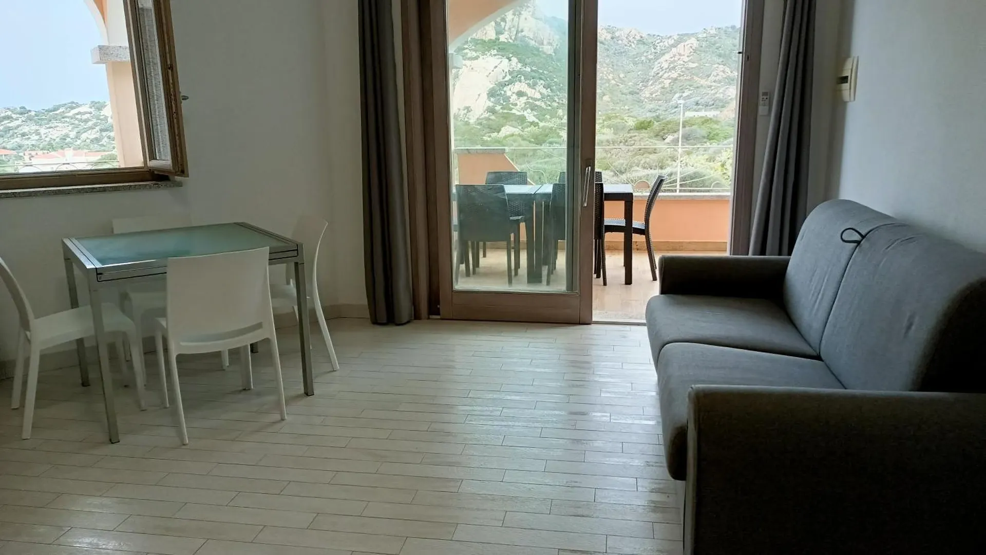 Appartamento Vista Mare Punta Tegge La Maddalena  Vakantiehuis